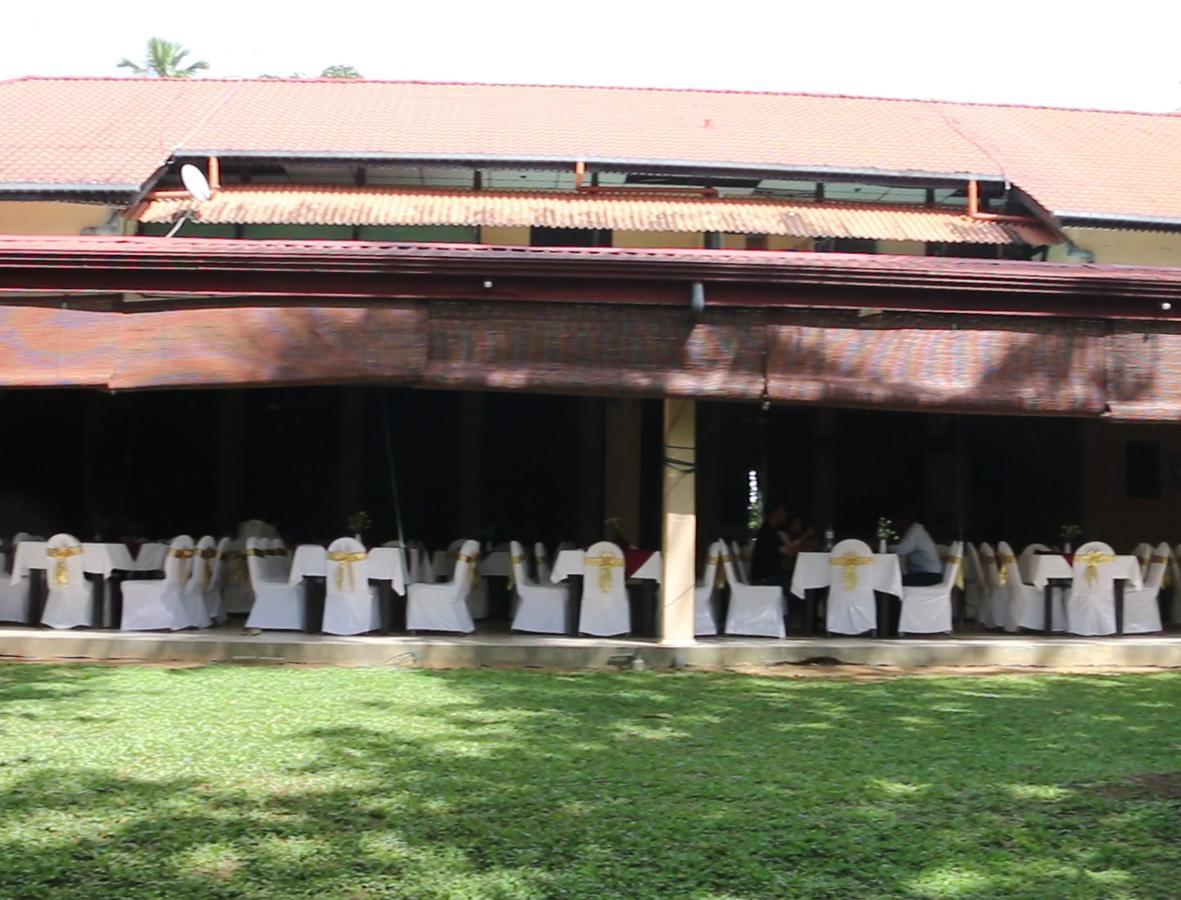 מלון Ratnapura Rest House מראה חיצוני תמונה